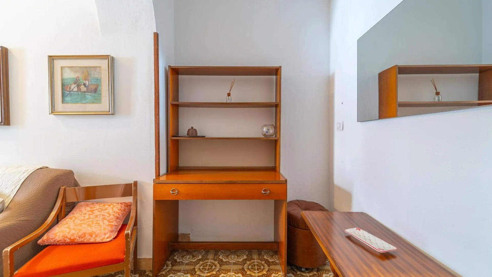 Brorent-Emilia Room 1 Olbia 0*,  Italy